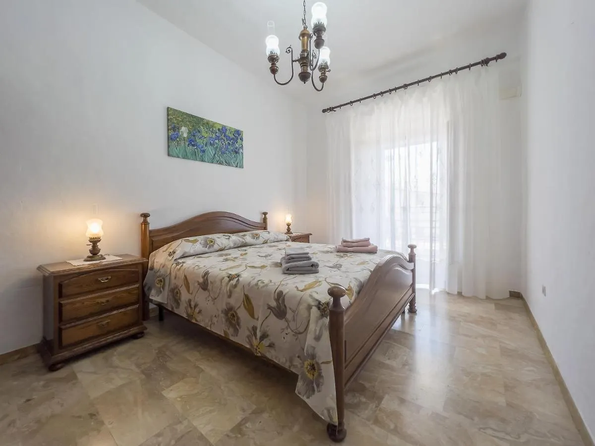 Casa Vacanze Mallela • Balcony, A/C & Smarttv Loceri