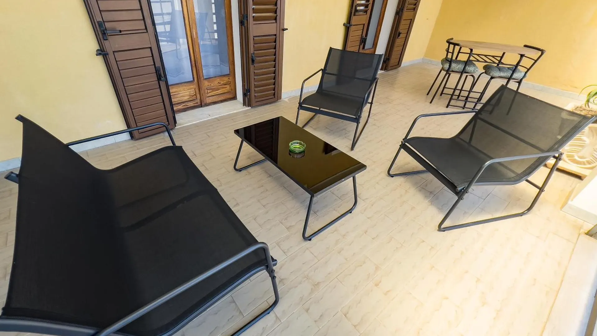 Apartment Casa Vacanze Mallela • Balcony, A/C & Smarttv Loceri